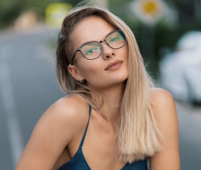 girl wearing glasses